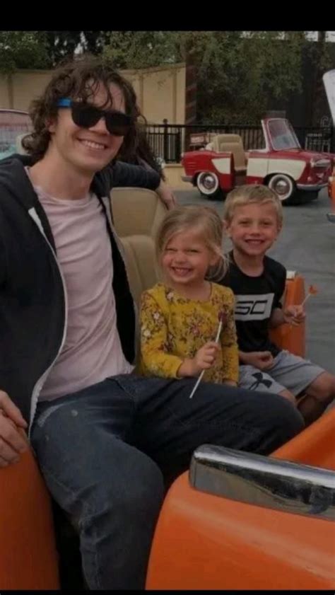 Evan Peters E Crianças Evan Peters And Children In 2022 Mens