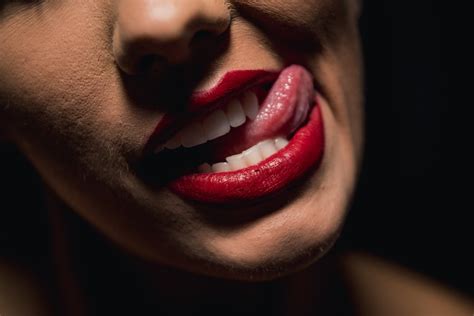 Licking Lips Pictures Download Free Images On Unsplash