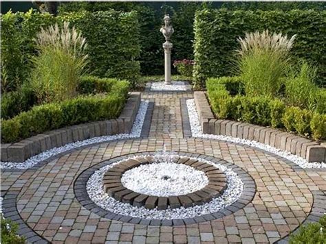 As you would hang photos and art on your interior walls, don't be afraid to try these 15 creative garden fence ideas & spruce ups! 40 Green Fence Design Ideas, Yard Landscaping and ...