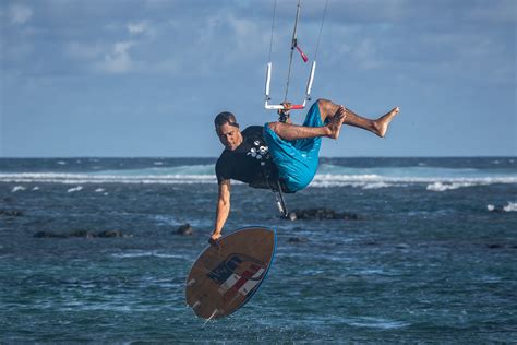 What Is Strapless Kitesurfing Best Kite Spots For Wave Riding