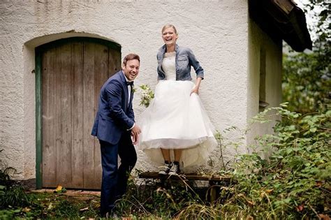 Sep 30, 2021 · mein perfektes hochzeitskleid! Entspannte Familienhochzeit mit VW Bulli von Petra ...