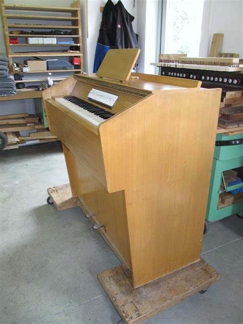 A vendre au plus offrant un harmonium de collection lindholm => catï¿½gorie : München, Harmonium Lindholm