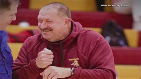 Milwaukie Hs Community Honors Coach Who Died After Football Game