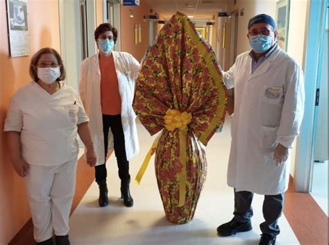Resta organizzato e ordinato con l'aiuto di queste colore del cioccolato mobiletto del bagno. Dolcezza e colore negli ospedali iblei. Donate uova di ...