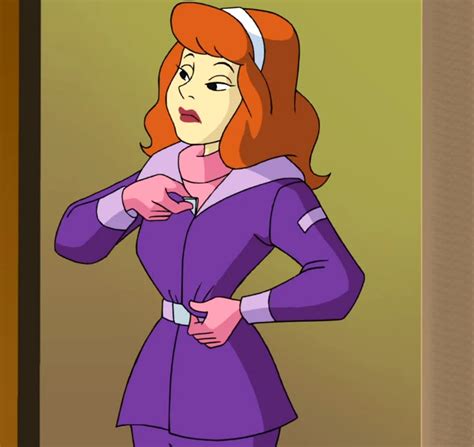 Daphnes Outfits And Disguises Scoobypedia Fandom Daphne From Scooby Doo New Scooby Doo