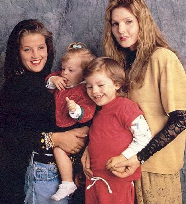 Lisa Marie And Her Family Lisa Marie Presley Photo Fanpop