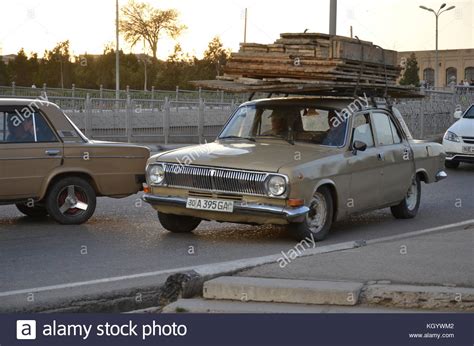 Overloaded Car Stock Photos & Overloaded Car Stock Images - Alamy