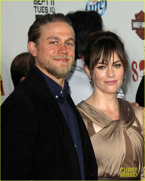 Charlie Hunnam Katey Sagal Sons Of Anarchy Premiere Photo Charlie Hunnam Katey