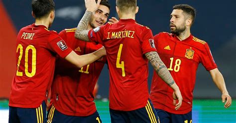 Fotboll Spanien Besegrade Kosovo Med 3 1 Svt Sport