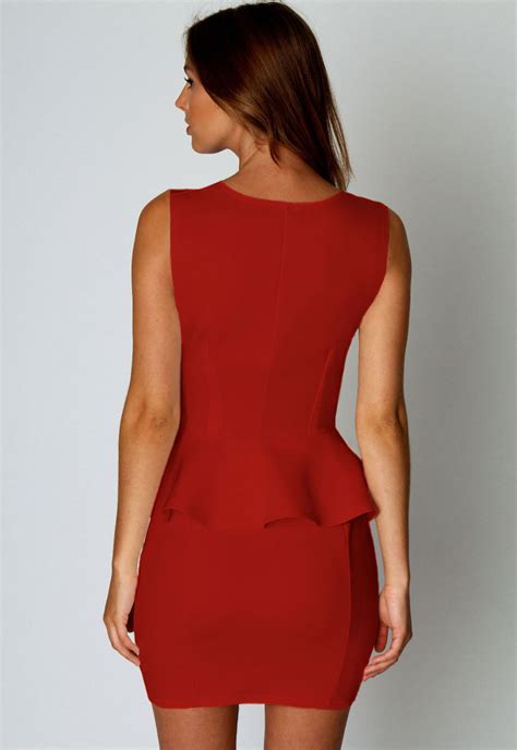 Красное платье с баской и лацканами - купить наложенным платежом