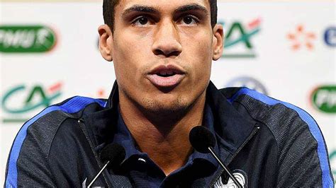 Footballeur au real madrid et en équipe de france. Équipe de France. Raphaël Varane : « On ne pense pas à un ...