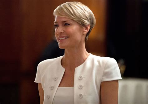 Claire Underwoods 12 Best Power Looks On House Of Cards Robin Wright Hair Robin Wright