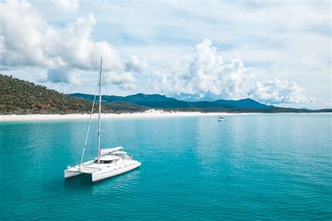 How Far Is Whitehaven Beach From Airlie Beach Sailing Whitsundays