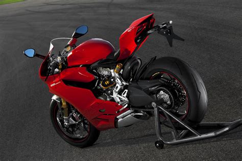 Check out ducati 1199 panigale standard specifications mileage images features colours at autoportal.com. 2012 Ducati 1199 Panigale Redefines the Word 'Superbike ...