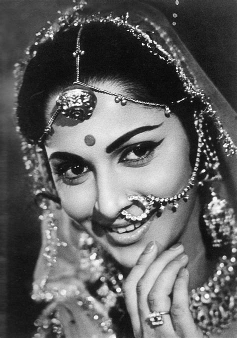waheeda rehman circa 1960 old film stars vintage bollywood indian bollywood actress