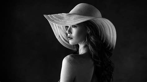 famous black and white photography artists ~ 15 best black and white portrait photography