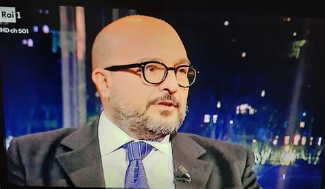 Tg2, il direttore Sangiuliano è più leghista di Salvini | La Domenica