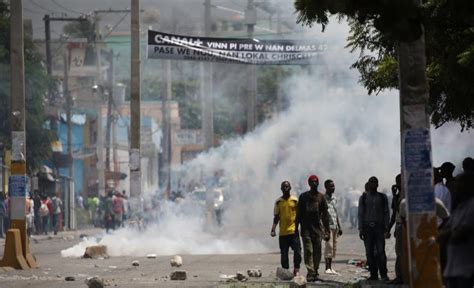 Civil Unrest In Haiti Leaves Americans Trapped Investment Watch