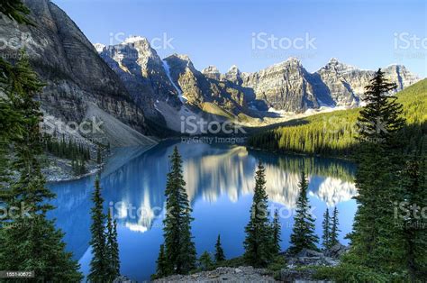 Lago Moraine Parco Nazionale Di Banff Canada Foto Di Stock 155140672