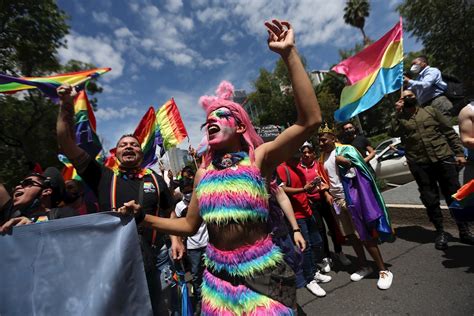 las imágenes que dejó la edición 43 de la marcha por el orgullo gay 2021 en la ciudad de méxico