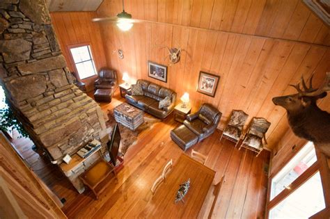 Enjoy ozark mountains hospitality in our secluded log cabins. Ozarks Mountain Cabin Rental Next to Buffalo River ...