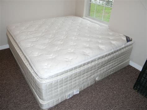 Continue reading below for my full serta icomfort hybrid mattress review. King Serta Pillow-top Mattress Set - $500 - Pensacola ...