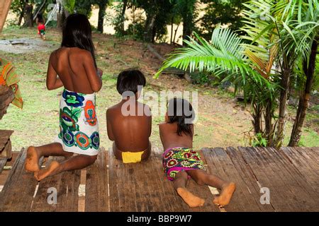 Embera Indianer Chagres Nationalpark Panama In Mittelamerika Stockfoto