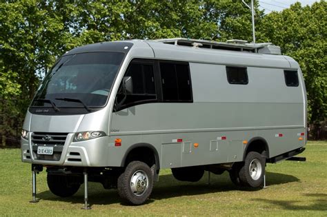 Volare cria Motorhome com tração integral baseado no Micro ônibus V L x Ônibus Salão do Carro