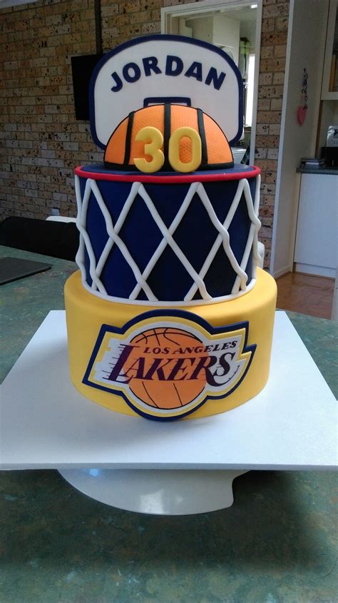 La Lakers Cake Basketball Birthday Cake Basketball Cake Basketball Birthday Parties