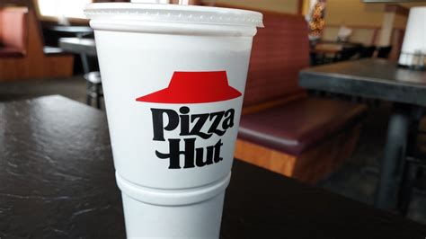 Pizza Hut Fountain Form Pepsi With Strawberry Infusion Sip N Review Youtube