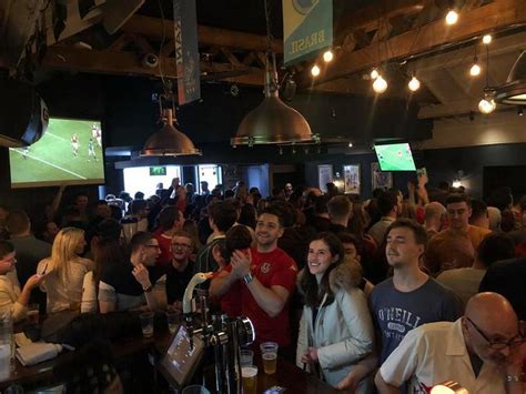 The Best Pubs And Bars For Watching Football In London Londonist