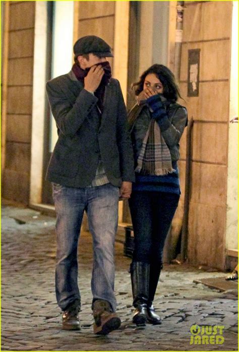 Mila Kunis And Ashton Kutcher Romantic Rome Dinner Date Photo 2760829