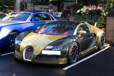 £1million Black And Gold Bugatti Veyron Spotted Outside