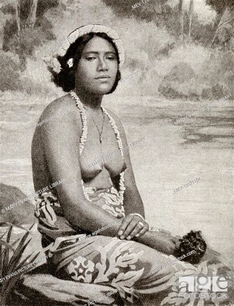 Woman Of The Marquesas Islands French Polynesia South Pacific Stock