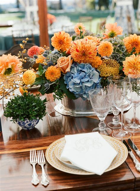 Up Your At Home Entertaining Setup With These Fall Centerpiecces Blue