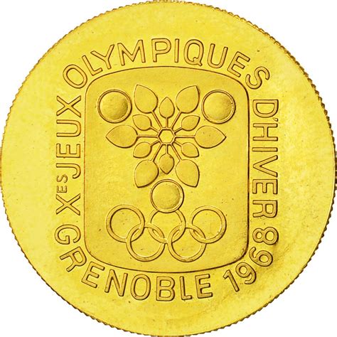 Il ne s'agit là que d'une épreuve en démonstration, qui vit s'opposer 3 équipes de new york. #482235 France, Médaille, Jeux Olympiques Grenoble, 1968 ...
