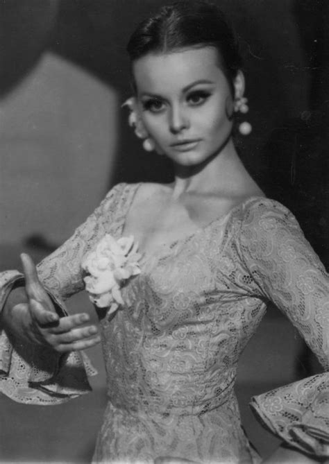 Spanish Classic Beauty 35 Vintage Photos Of Rocío Dúrcal In The 1960s