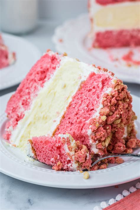 strawberry shortcake cake recipe with crumble from scratch