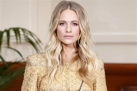 Who Is Poppy Delevingne Everything About Cara Delevingnes Sister Market Research Telecast