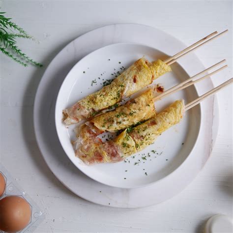 Aplikasi aneka resep telur gulung adalah aplikasi resep masakan jajanan sd tempo dulu dengan bahan utama telur ayam yang digoreng dan digulung berbentuk sate. Resep: Pepeda Telur / Cilung Recipe (Indonesian Street ...