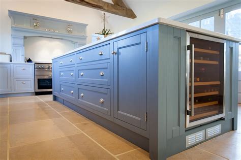 Check spelling or type a new query. Large blue island with wine cooler, seating and plenty of ...