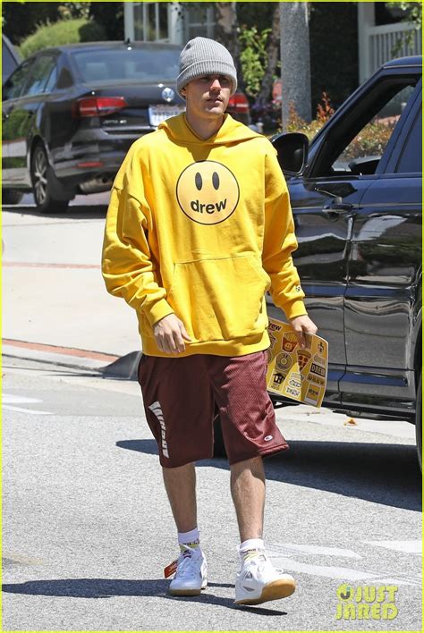 Justin Bieber Promotes His Clothing Line In An Unexpected Way Photo