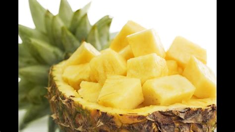 How To Select And Cut Fresh Pineapple Youtube