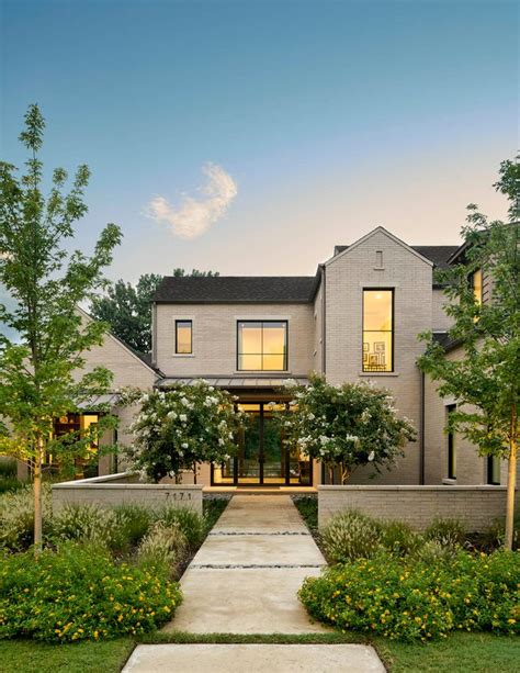 10 Courtyard Ideas For Front Of House