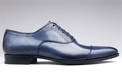 Maybe you would like to learn more about one of these? Chaussure en Cuir Richelieu Venezia Bleu