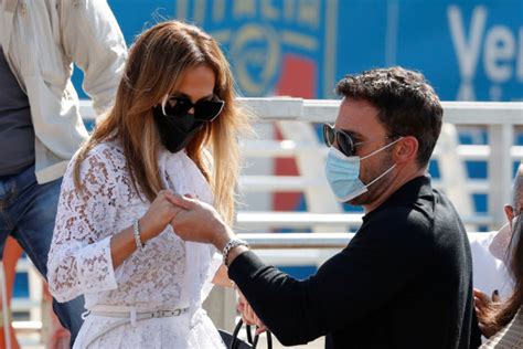 Ben Affleck Feeling Overwhelmed As Jennifer Lopez Struggles To Choose