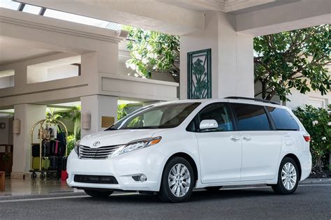 2017 Toyota Sienna Bound For Dealerships With 900 Price Increase Edmunds