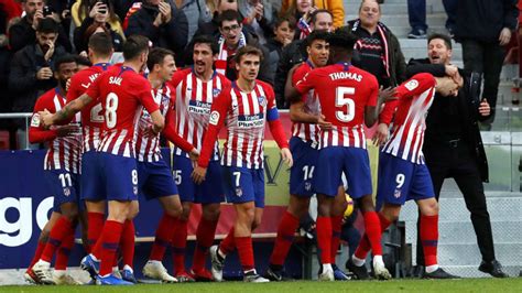برشلونة يتجاوز عقبة خيتافي بانتصار عريض الزمالك المنقوص يتخطى الإنتاج بثنائية ويعزز قمة الدوري أتلتيكو مدريد يستعيد الصدارة بالفوز على هويسكا أتلتيكو مدريد يحاول حماية لاعبه من بايرن ميونيخ - بالجول