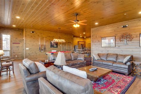 Enjoy all of the space and comfort of this luxury 12 bedroom cabin rental while taking in the fresh great smoky mountain breeze. Majestic Overlook UPDATED 2020: 12 Bedroom Cabin in ...