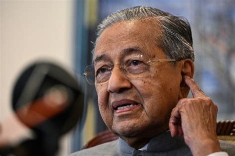 Ibu bapa anda penerima bantuan saraan hidup dan berumur 50 tahun ke atas? Tun Dr. Mahathir: Perlu Ada Keseimbangan Bagi Cukai Dan ...